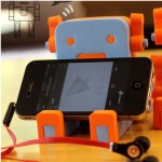 かわいいロボットのスマートフォンスタンド